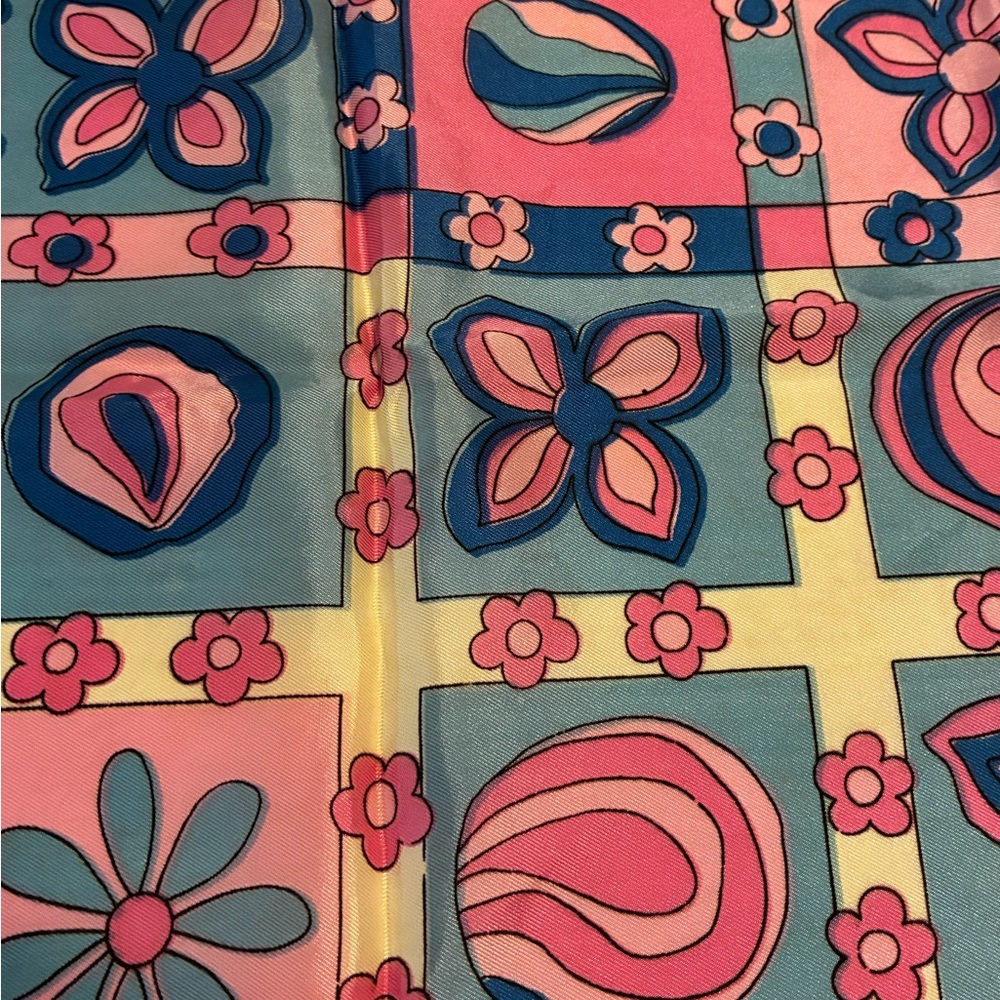 Colorful Geometric Pattern Scarf - Picture 3 of 7